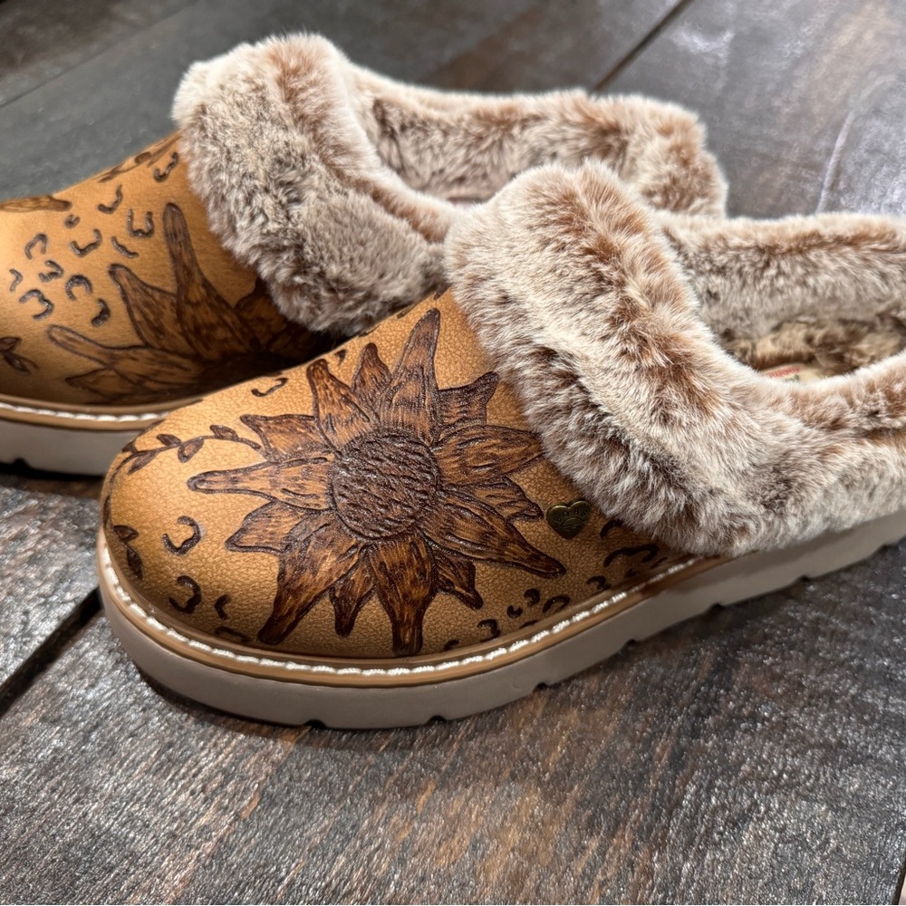 Skechers Tan Floral Faux Fur Slippers Hand Crafted